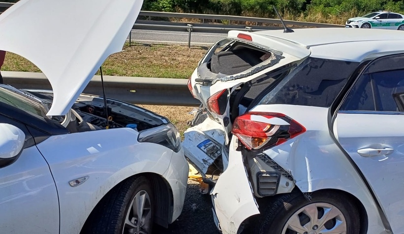 Otoyolda 5 araçlı  zincirleme kaza