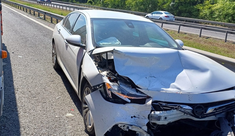 Otoyolda 5 araçlı  zincirleme kaza