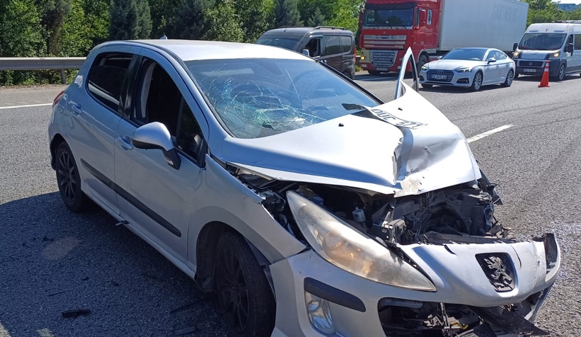 Otoyolda 5 araçlı  zincirleme kaza