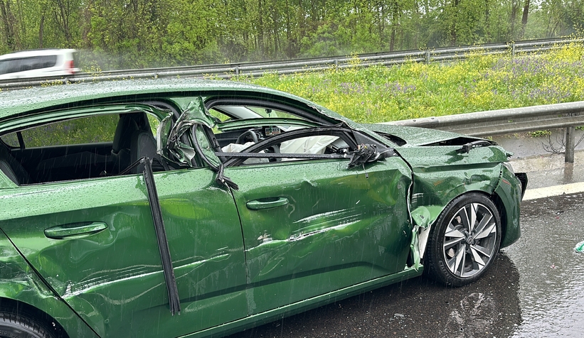 Otoyolda 8 araç birbirine girdi