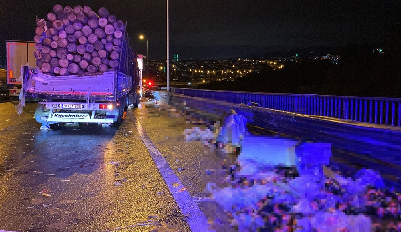 Otoyolda feci kaza: 2 ölü, 4 yaralı