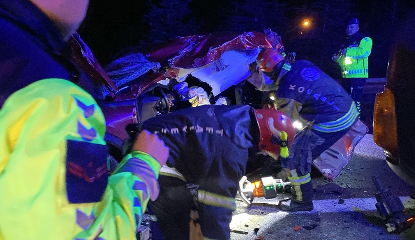 Otoyolda feci kaza: 2 ölü, 4 yaralı