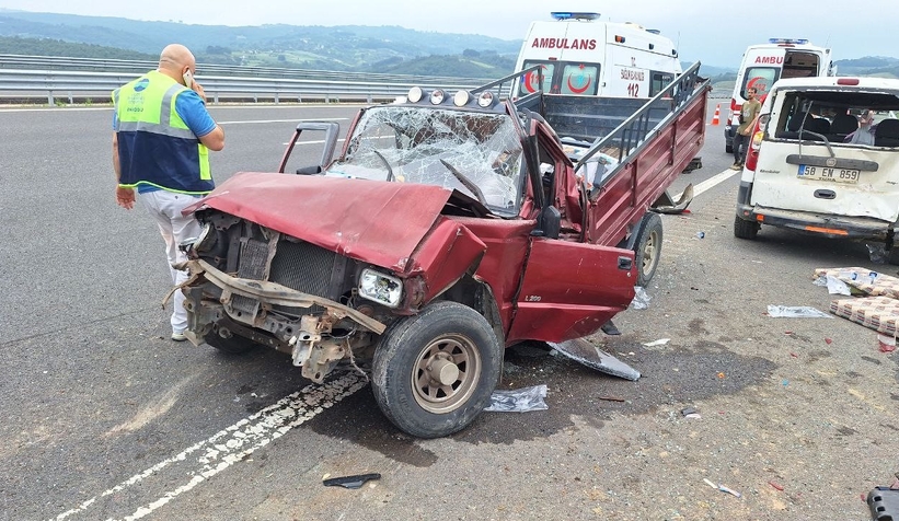 Otoyolda feci kaza: 6 yaralı