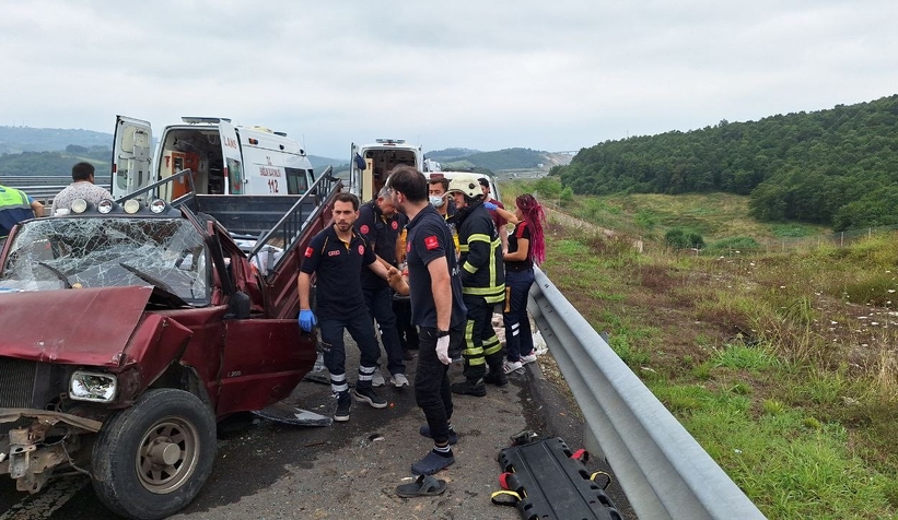 Otoyolda feci kaza: 6 yaralı