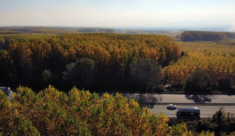 Otoyolda hız kesen manzara
