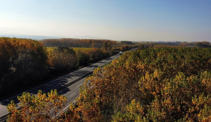 Otoyolda hız kesen manzara