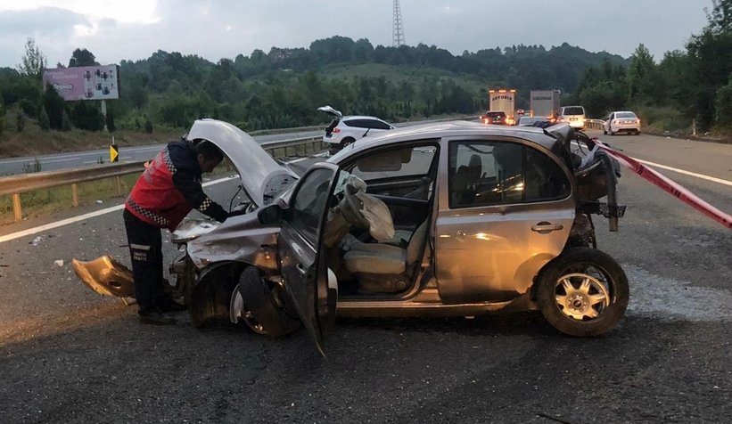 Otoyolda kaza: 2 ölü, 5 yaralı
