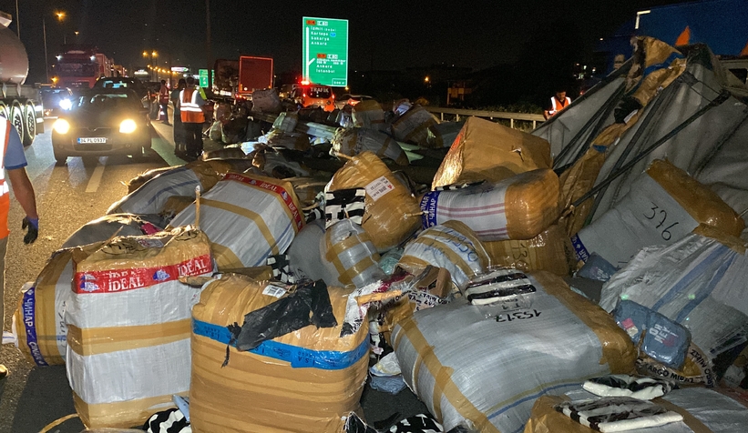 Otoyolda kaza 3 yaralı