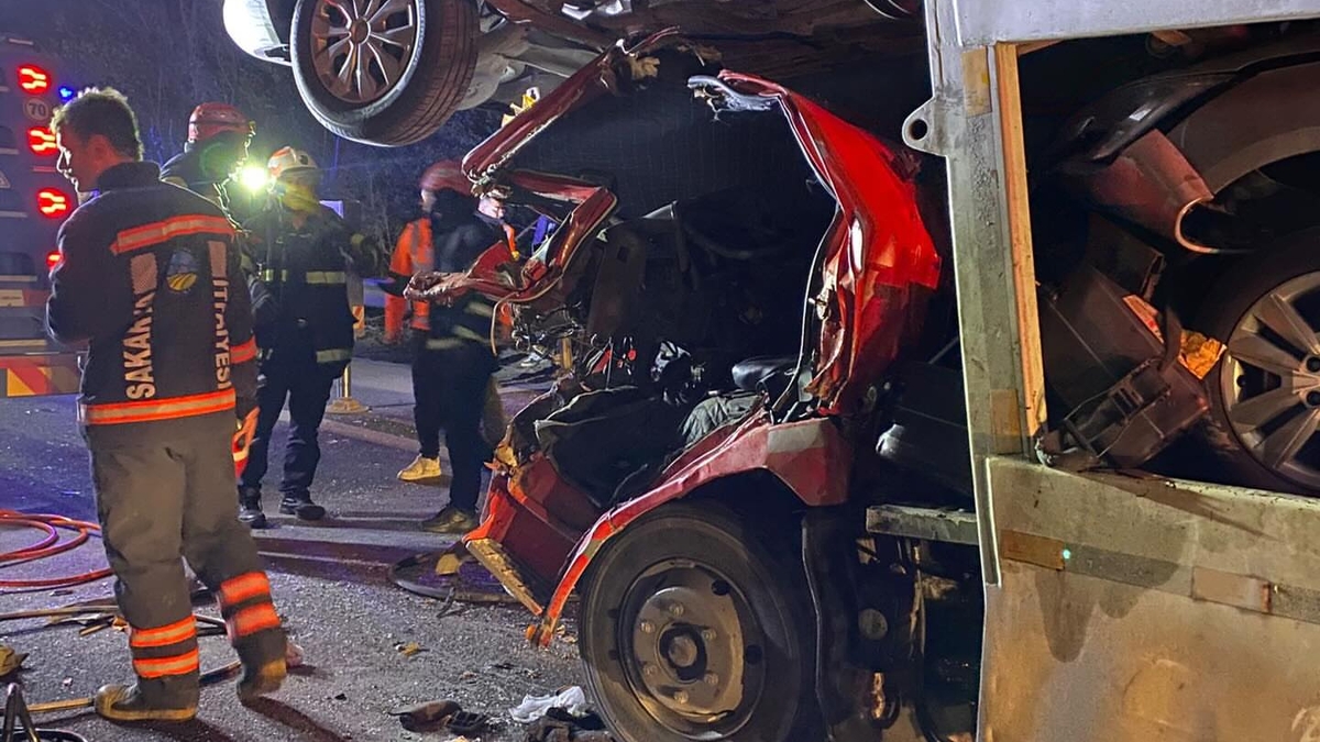 Otoyolda kaza; Sürücü için seferber oldular