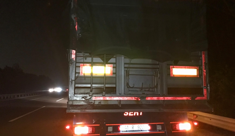 otoyolda-otobus-tira-carptiahdgqwpzre