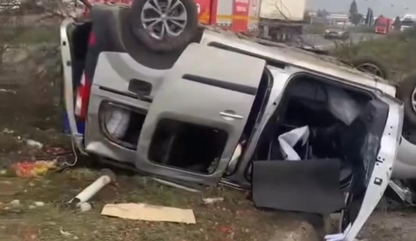 Otoyolda otomobil takla attı: 1 yaralı