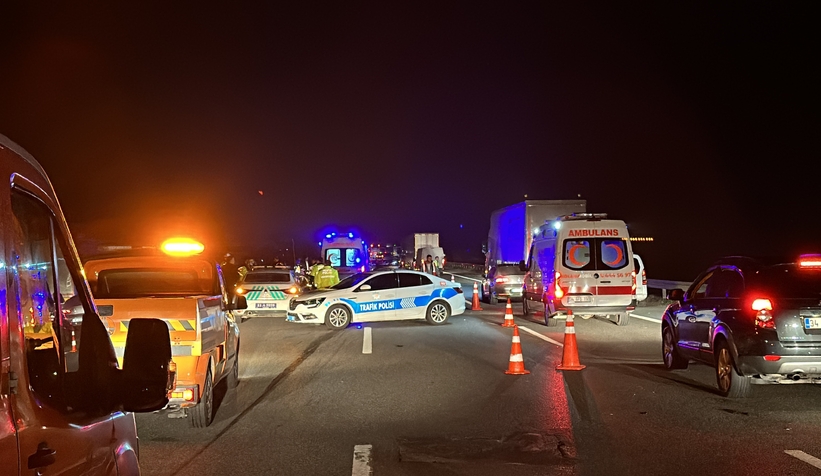 Otoyolda otomobilin çarptığı kişi öldü