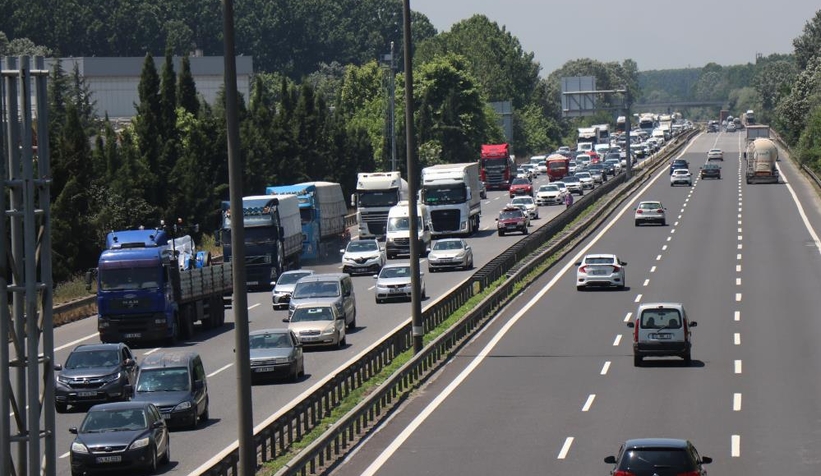 Otoyolda tatil yoğunluğu devam ediyor