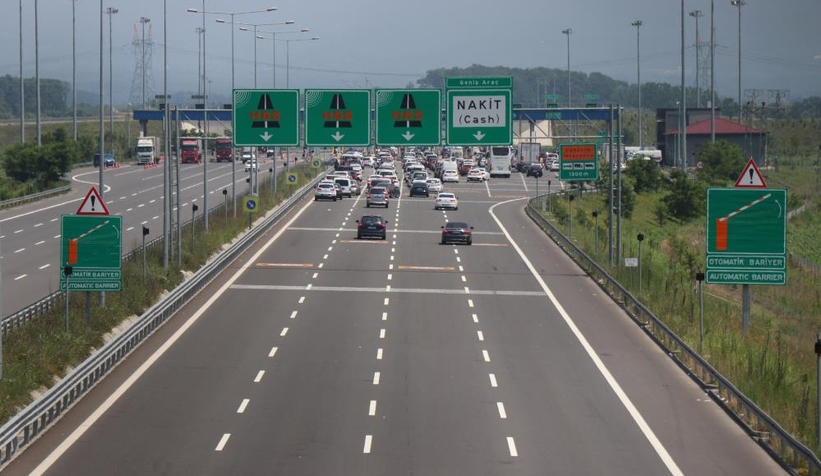 Otoyolda tatil yoğunluğu devam ediyor