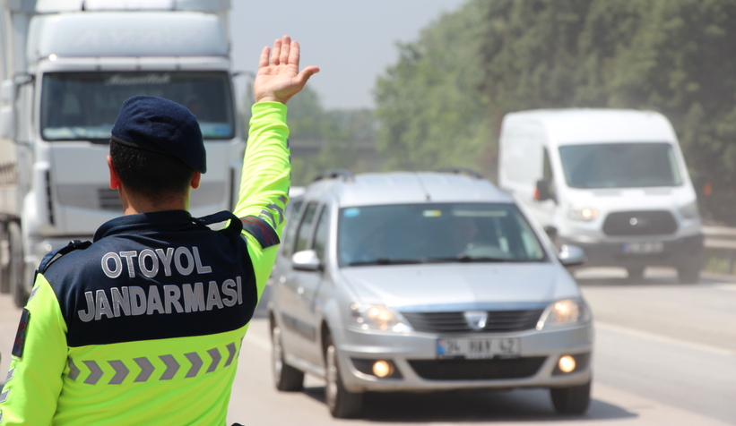 otoyolun-akyazi-kesiminde-kazaqzrxswjlcd