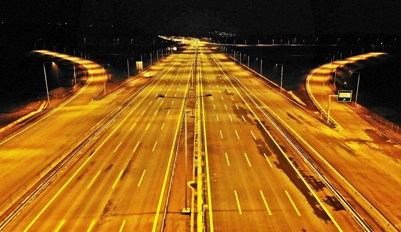 otoyolun-gece-goruntusu-hayran-biraktizfver25usw