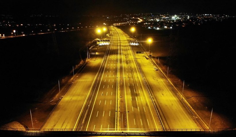 otoyolun-gece-goruntusu-hayran-biraktizfver25usw