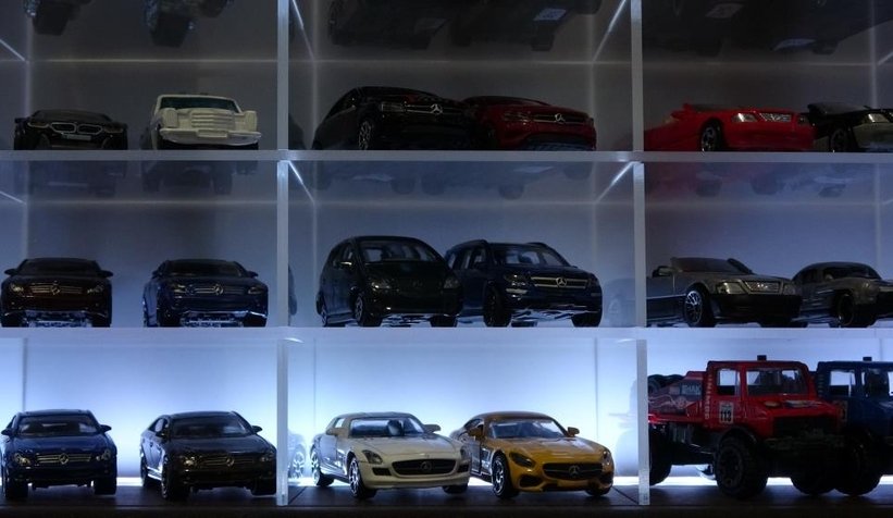 Oyuncak araba sevgisi koleksiyona dönüştü: 3 bin model biriktirdi