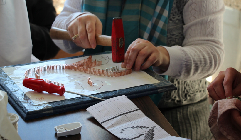 Özel anneler evlat nöbetinde el sanatları öğreniyor