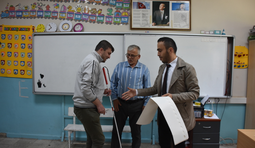 Özel pusulayla oy kullandı