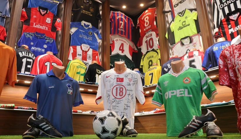 Paha biçemediği formaları için ev ve araba teklif ettiler