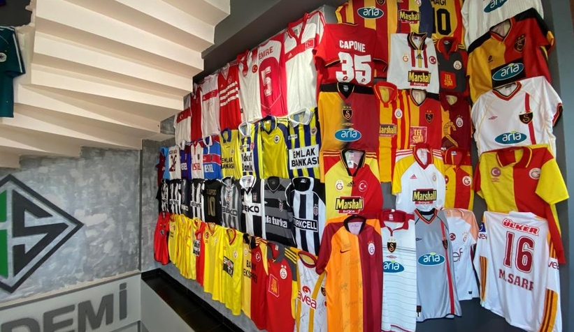 Paha biçemediği formaları için ev ve araba teklif ettiler