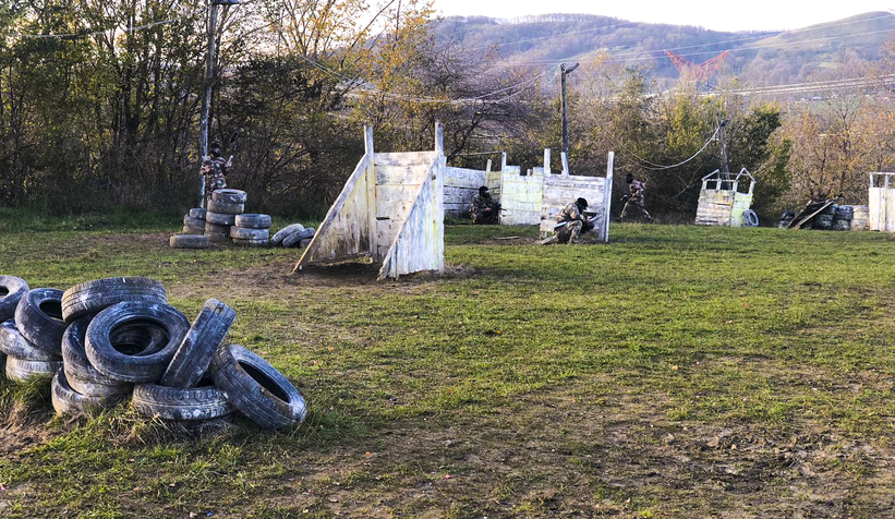 Paintball etkinliğiyle dersi eğlenceli hale getirdiler