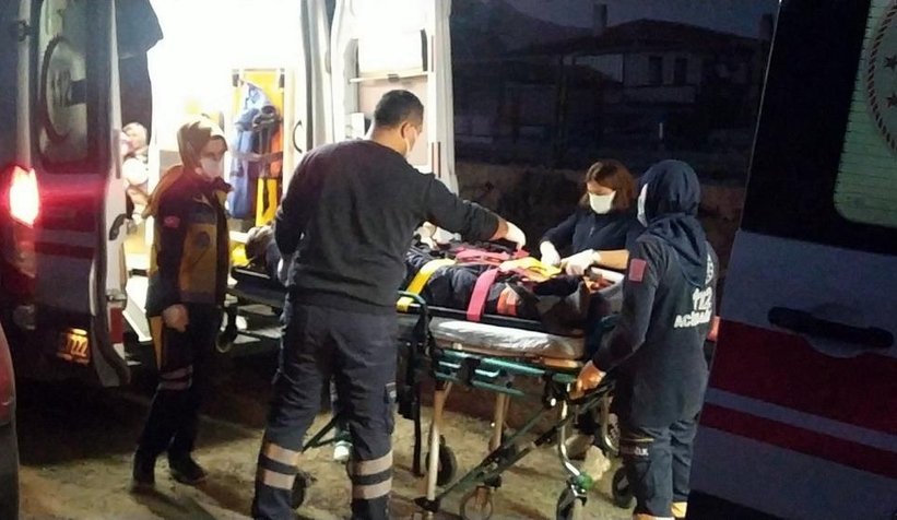 Pamukova'da ahşap ev yandı