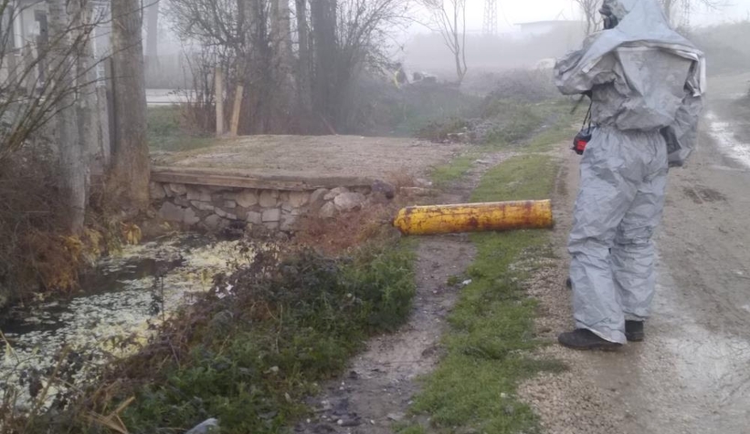 pamukova-da-kimyasal-alarm-2-si-polis-12-kisi-hastanelik-olduzjllwfvctv