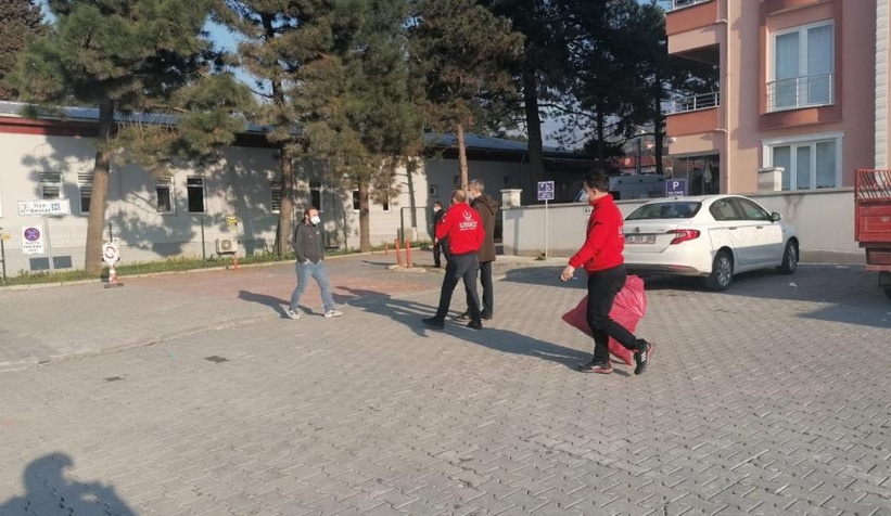 pamukova-da-kimyasal-alarm-2-si-polis-12-kisi-hastanelik-olduzjllwfvctv