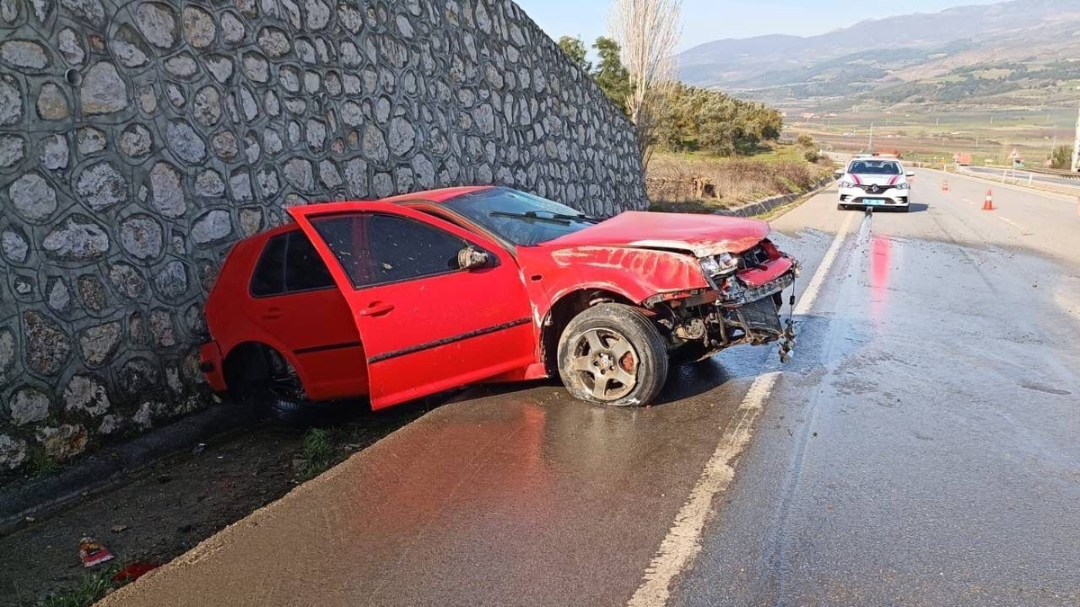 Pamukova-İznik yolunda kaza