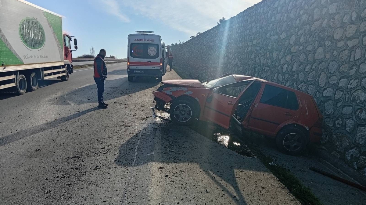 Pamukova-İznik yolunda kaza