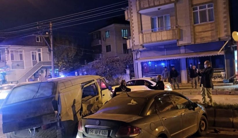 Panelvan ile otomobil çarpıştı: 2 yaralı