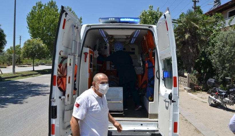 Panelvan, tıra arkadan çarptı: 2 yaralı