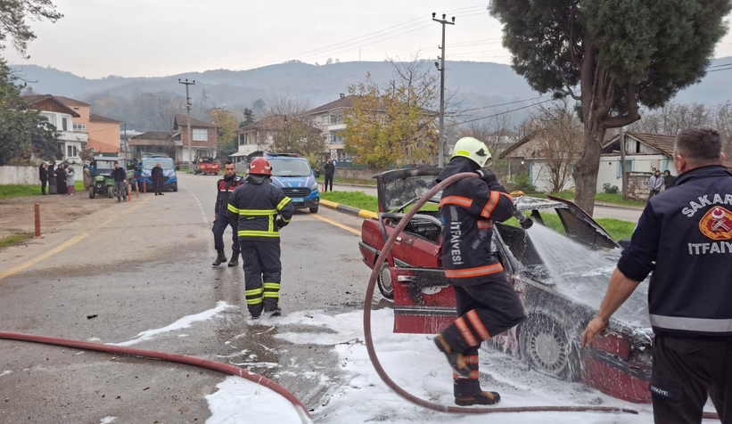 panik-anlari-otomobil-alevler-icinde-kaldiow5gdxrkqw