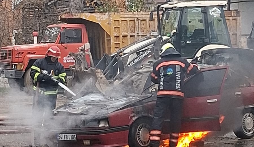 panik-anlari-otomobil-alevler-icinde-kaldiow5gdxrkqw