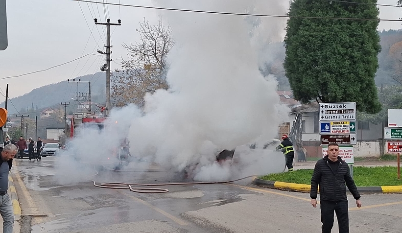 panik-anlari-otomobil-alevler-icinde-kaldiow5gdxrkqw