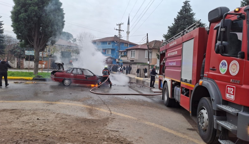 panik-anlari-otomobil-alevler-icinde-kaldiow5gdxrkqw