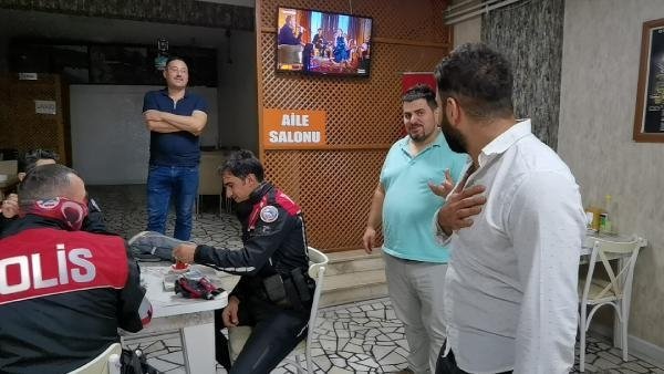 Para dolu çantayı restoranda unuttu