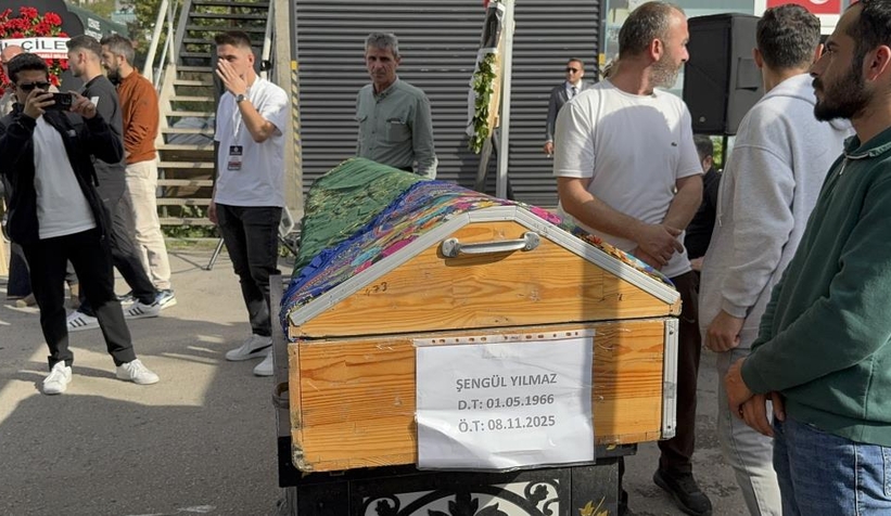 parfum-fabrikasinda-olen-akyazili-kadina-aci-veday1j1oge0rz