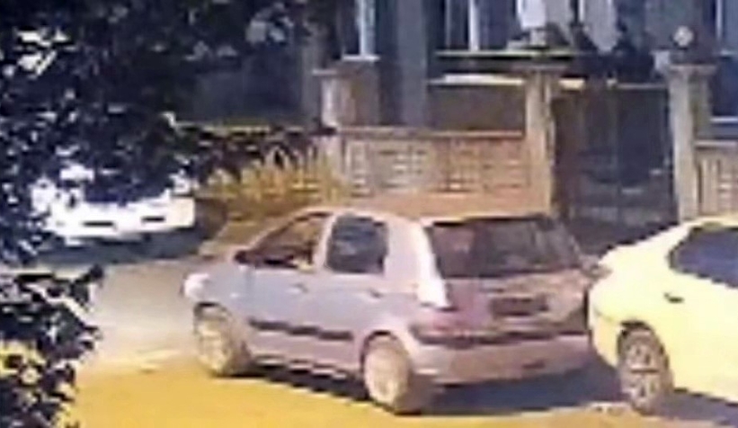 Park halindeki araca çarpıp kaçtı