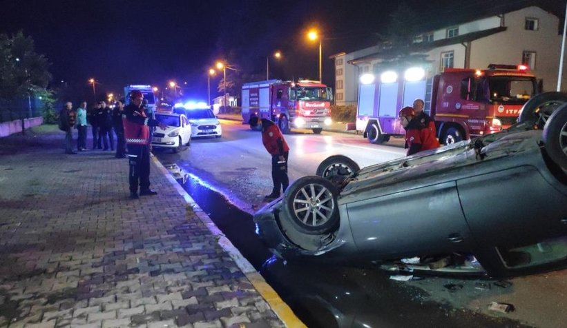 Park halindeki araca çarpıp takla attı