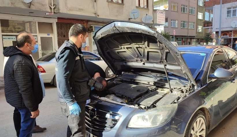 Park halindeki aracına yorgun mermi düştü, sürücü şoke oldu