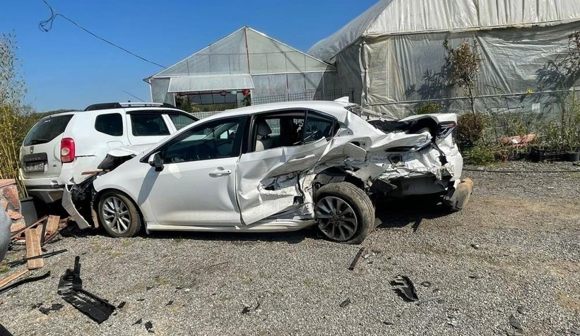 Park halindeki araçları böyle biçti