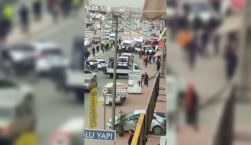 park-halindeki-kamyonete-carpti-1-olu-6-yaralimdy0s2nwnh