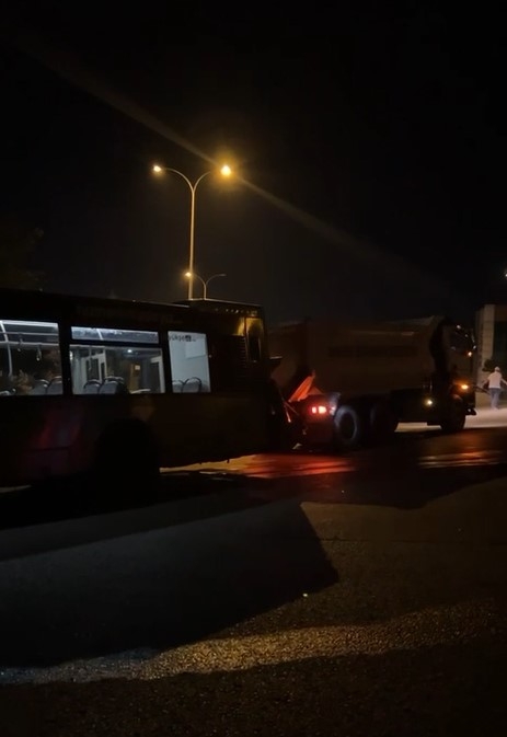park-halindeki-otobus-kaydi-faciadan-donulduudfls1yzeh