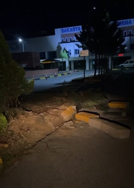 park-halindeki-otobus-kaydi-faciadan-donulduudfls1yzeh