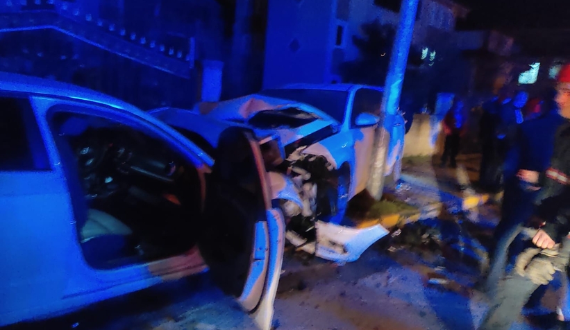 park-halindeki-otomobile-carpti-1-yaralirknyrezbcj
