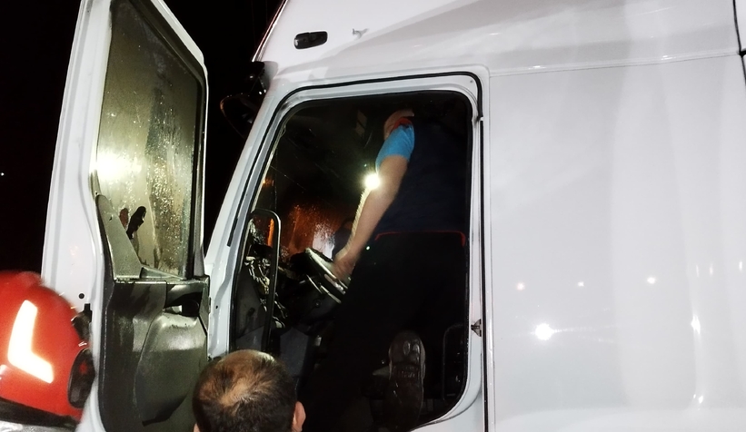 Park halindeki tırda yangın