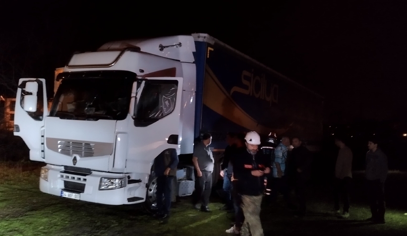 Park halindeki tırda yangın